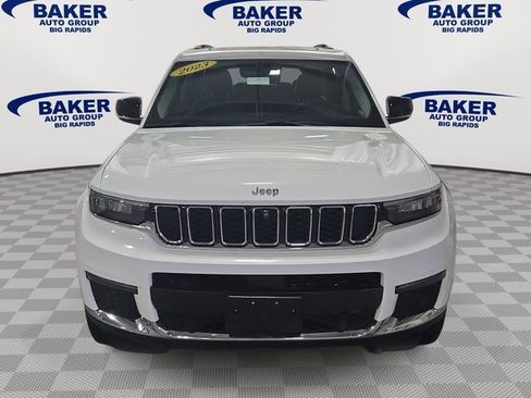 Used 2023 Jeep Grand Cherokee L Limited w/ Luxury Tech Group II image 2