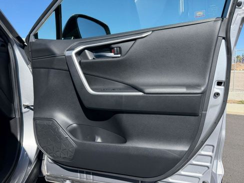 Used 2022 Toyota RAV4 Limited image 17