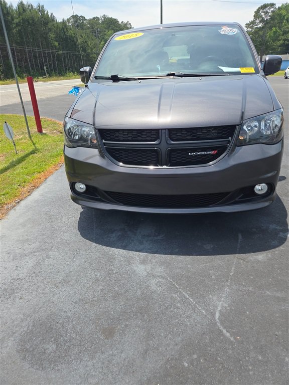 Used 2015 Dodge Grand Caravan SXT w/ Blacktop Package FWD image 2