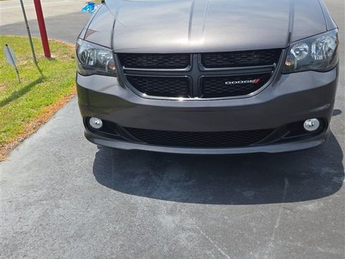 Used 2015 Dodge Grand Caravan SXT w/ Blacktop Package FWD image 2