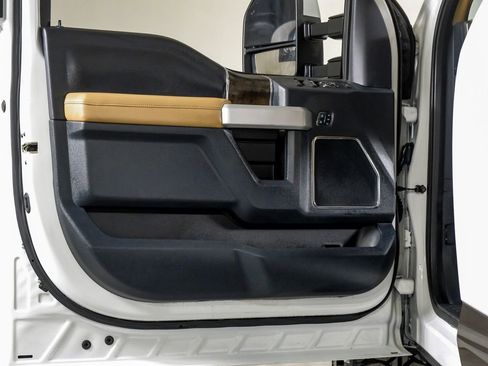 Used 2022 Ford F350 Lariat w/ Lariat Ultimate Package image 34