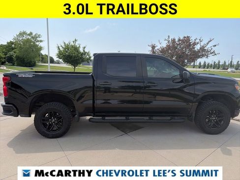 Certified 2024 Chevrolet Silverado 1500 Custom Trail Boss w/ LPO, Dark Essentials Package AWD/4WD image 17
