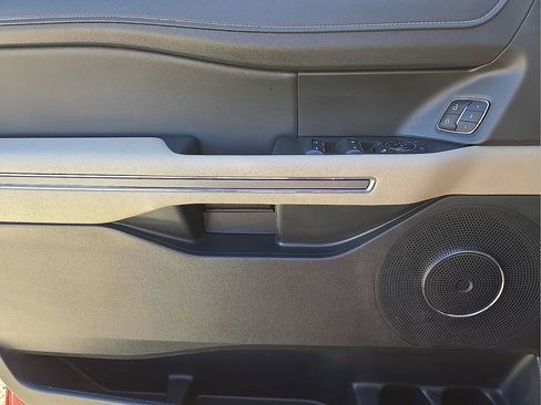 Used 2022 Ford Expedition XLT image 22