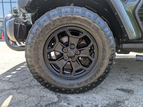 Used 2022 Jeep Gladiator Sport AWD/4WD image 45