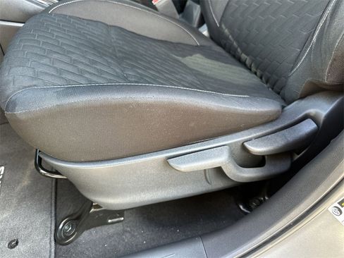 Certified 2022 Nissan Kicks S image 12