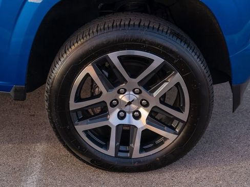 Used 2023 Chevrolet Colorado Z71 w/ Advanced Trailering Package image 11