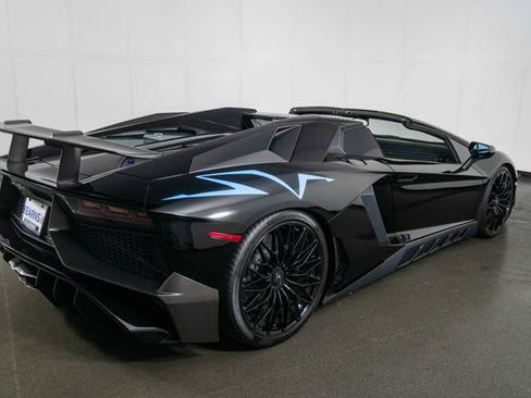 Used 2017 Lamborghini Aventador LP 750-4 Superveloce AWD/4WD image 8