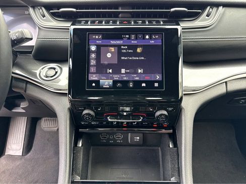 Certified 2022 Jeep Grand Cherokee Altitude image 22