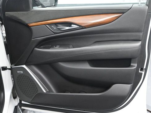 Used 2020 Cadillac Escalade Premium Luxury w/ LPO, Radiant Package image 9