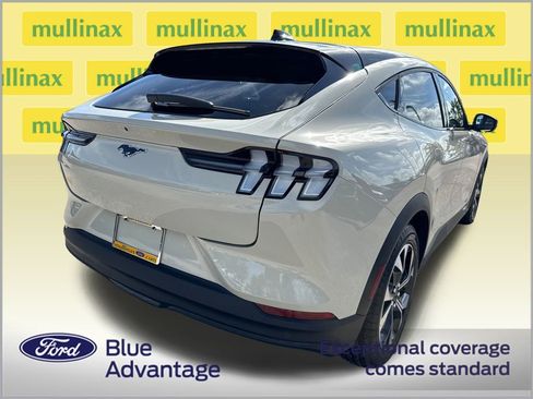 Certified 2025 Ford Mustang Mach-E Select image 4