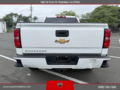 Used 2018 Chevrolet Silverado 1500 Custom w/ Custom Value Package AWD/4WD image 23