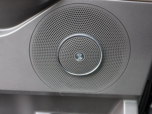 Used 2020 Ford Expedition Limited image 16