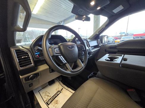 Used 2015 Ford F150 XLT w/ XTR Package image 8
