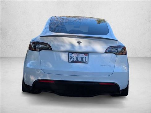 Used 2020 Tesla Model Y Performance image 8