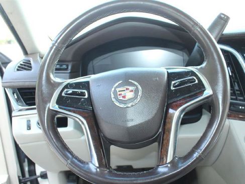 Used 2015 Cadillac Escalade ESV Luxury image 21