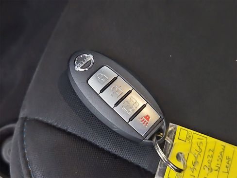 Used 2022 Nissan Leaf S image 35
