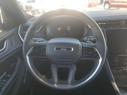 Used 2023 Jeep Grand Cherokee Overland w/ Luxury Tech Group IV image 11