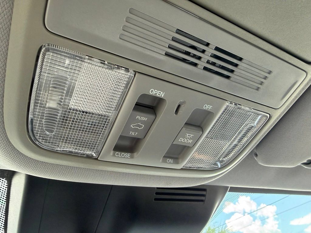 Used 2021 Honda CR-V EX image 18