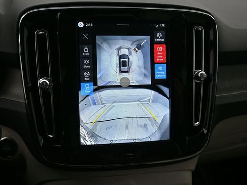 New 2026 Volvo XC40 B5 Ultra w/ Climate Package AWD/4WD image 14