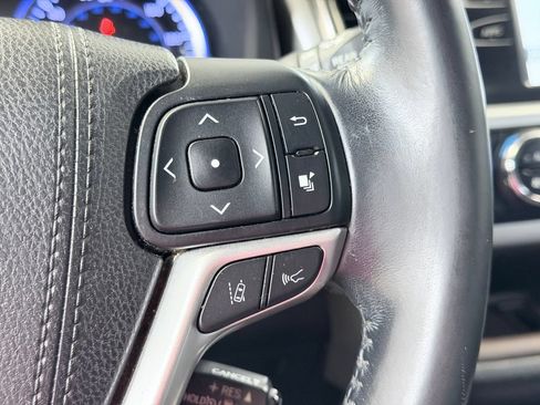Used 2018 Toyota Highlander XLE FWD image 43
