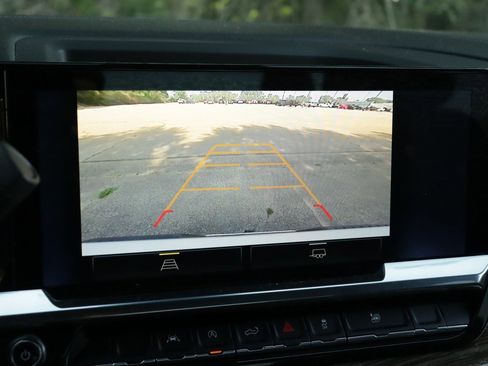 Used 2023 Chevrolet Silverado 1500 LT image 16