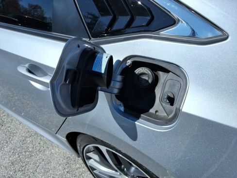 Used 2022 Honda Civic Touring image 12