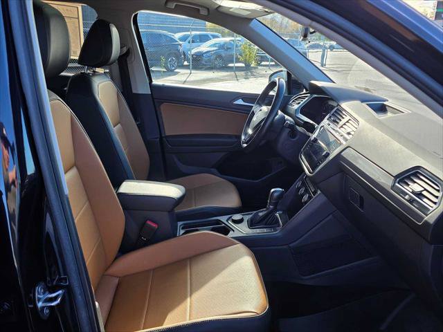 Used 2019 Volkswagen Tiguan SEL w/ 3rd Row Seat Package AWD/4WD image 11