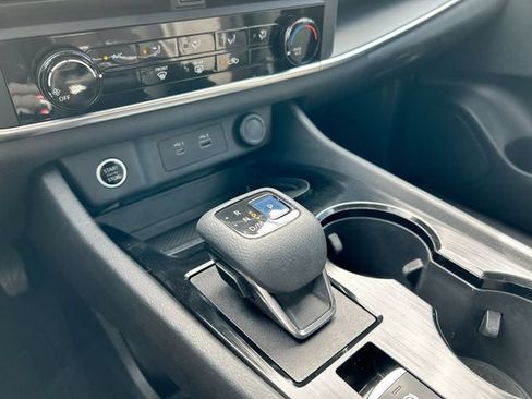 Used 2021 Nissan Rogue S FWD image 15