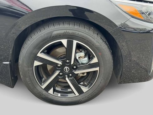 Used 2025 Nissan Sentra SV FWD image 8