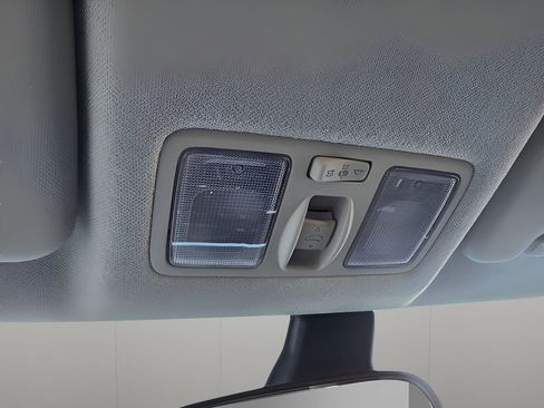 Used 2025 Hyundai Venue SEL image 22