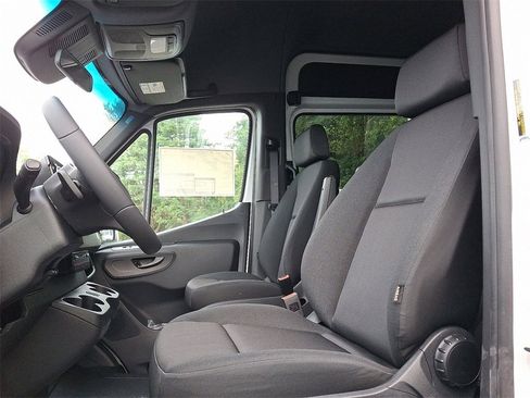 New 2024 Mercedes-Benz Sprinter 2500 image 9