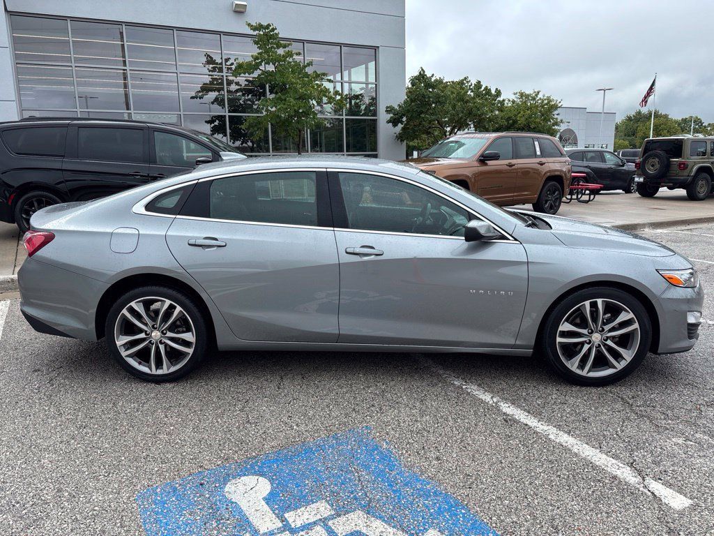Used 2024 Chevrolet Malibu LT FWD image 9