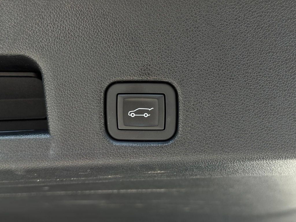 Used 2026 Chevrolet Traverse LT AWD/4WD image 15