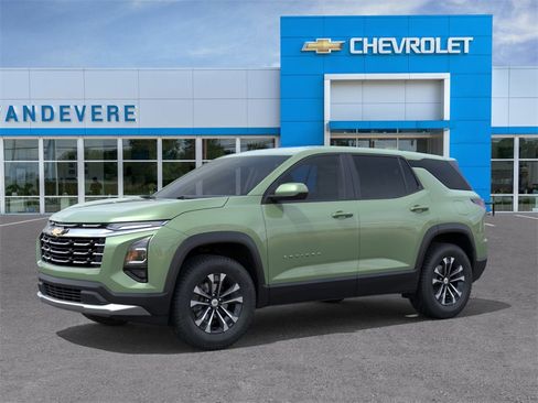 New 2026 Chevrolet Equinox LT image 2