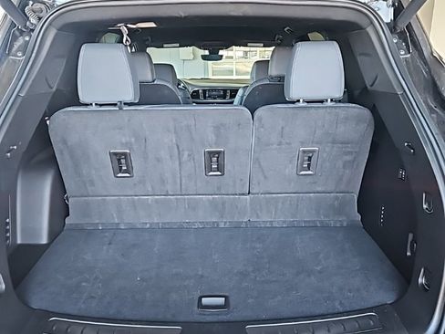 Used 2024 Buick Enclave Premium image 20