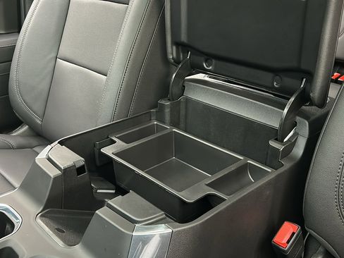 Used 2025 GMC Sierra 1500 SLT w/ SLT Premium Plus Package image 34