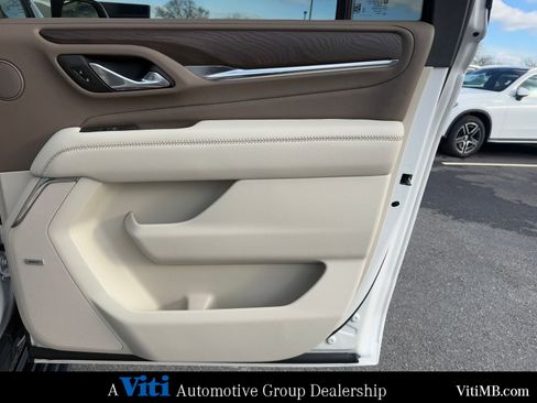 Used 2023 GMC Yukon XL Denali w/ Denali Reserve Package image 27