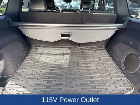 Used 2018 Jeep Grand Cherokee Altitude image 9