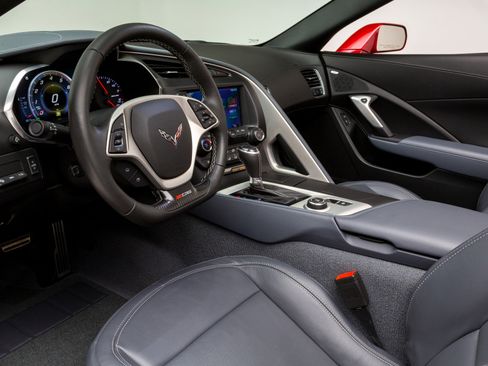 Used 2015 Chevrolet Corvette Z06 w/ 2LZ Preferred Equipment Group RWD image 26