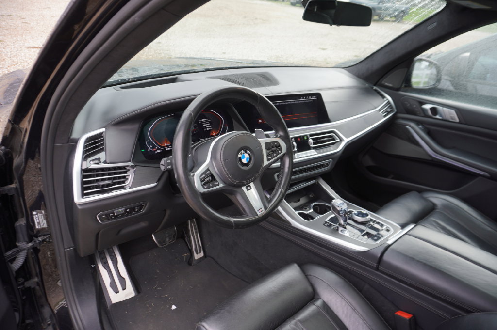 Used 2020 BMW X7 xDrive40i w/ M Sport Package AWD/4WD image 3