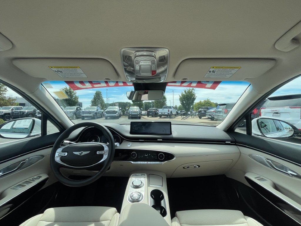 Used 2025 Genesis GV70 2.5T AWD/4WD image 25