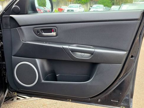 Used 2006 MAZDA MAZDA3 s FWD image 41