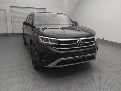 Used 2022 Volkswagen Atlas Cross Sport SE w/ Panoramic Sunroof Package FWD image 14