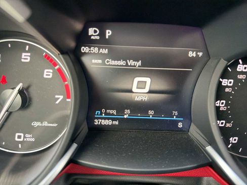 Used 2020 Alfa Romeo Stelvio w/ Nero Edizione RWD image 11