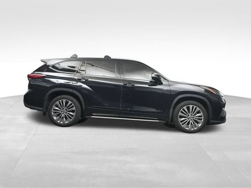 Used 2021 Toyota Highlander Platinum FWD image 14