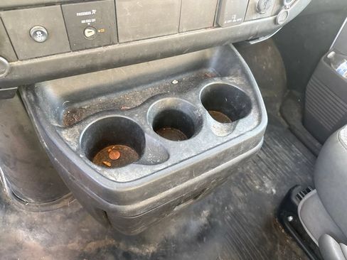 Used 2017 Chevrolet Express 2500 Extended RWD image 19