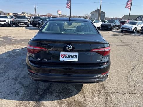 Used 2024 Volkswagen Jetta SE FWD image 8