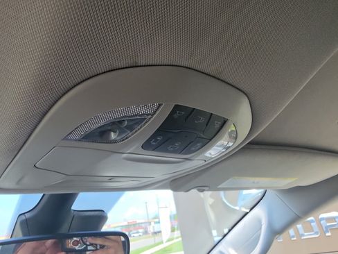 Used 2024 Chrysler Pacifica Touring-L FWD image 29