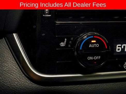 Certified 2025 Nissan Rogue SL FWD image 16