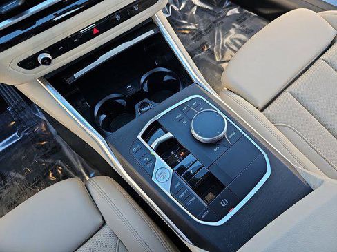 Used 2024 BMW 330i Sedan w/ Convenience Package image 25